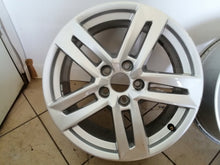 Load image into Gallery viewer, 1x Alufelge 17 Zoll 7.0&quot; 5x112 42ET 8W0601025P Audi A4 Rim Wheel