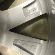 Laden Sie das Bild in den Galerie-Viewer, 1x Alufelge 17 Zoll 6.5&quot; 5x114.3 30ET Glanz Silber 8880-3 Toyota X Rim Wheel