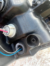 Load image into Gallery viewer, Frontscheinwerfer Toyota Yaris PA6-GF35 Links Scheinwerfer Headlight