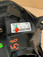 Laden Sie das Bild in den Galerie-Viewer, Frontscheinwerfer Dacia Duster 260100156R Rechts Scheinwerfer Headlight SCH3371866637bx