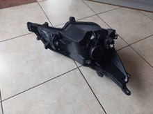 Laden Sie das Bild in den Galerie-Viewer, Frontscheinwerfer Mitsubishi Space W Star Ein Stück (Rechts oder Links)