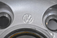 Laden Sie das Bild in den Galerie-Viewer, 1x Alufelge 18 Zoll 8.5&quot; 5x112 45ET Glanz Silber 3D0601025AB VW Phaeton