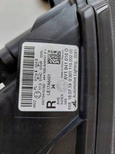 Laden Sie das Bild in den Galerie-Viewer, Frontscheinwerfer Skoda Fabia III 6V1941016D Rechts Scheinwerfer Headlight SCH4435716654yo