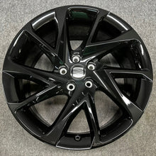 Laden Sie das Bild in den Galerie-Viewer, 4x Alufelge 18 Zoll 8.0" 5x112 40ET Glanz Silber 5FF601025C Cupra Formentor Leon FEL3465980251dd