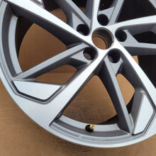 Laden Sie das Bild in den Galerie-Viewer, 1x Alufelge 19 Zoll 8.5" 5x112 83A601025 Audi Q3 Rim Wheel FEL7913411468fg