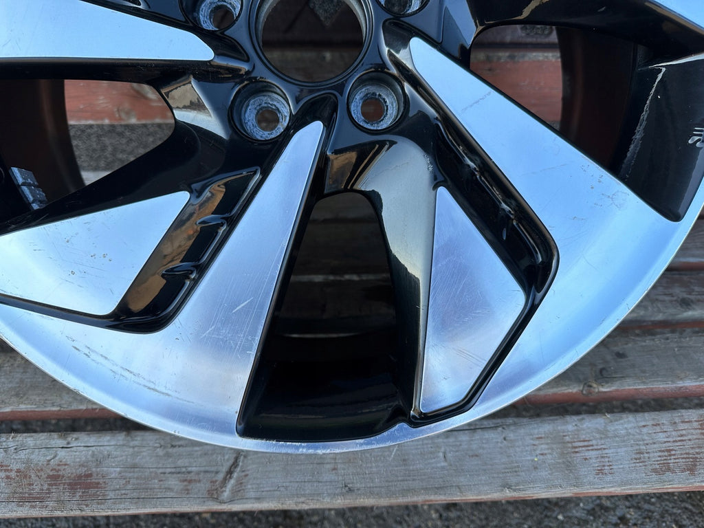 1x Alufelge 18 Zoll 7.0" 5x114.3 45ET T1W18070A Honda Cr-V Rim Wheel