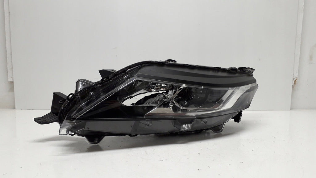 Frontscheinwerfer Mitsubishi L200 Triton 8301D378 Ein Stück (Rechts oder Links)