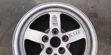 Laden Sie das Bild in den Galerie-Viewer, 1x Alufelge 16 Zoll 7.0&quot; 5x112 35ET 8W0601025 Audi A4 Rim Wheel