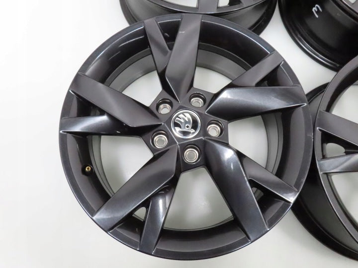 4x Alufelge 17 Zoll 6.5" 5x112 46ET Glanz Silber 5E3601025 Skoda Octavia Iv FEL5171151835br