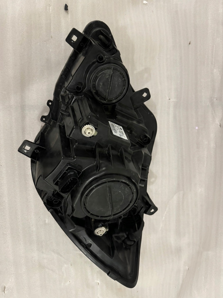 Frontscheinwerfer Mercedes-Benz Sprinter A9068202461 1ED01103002 Rechts