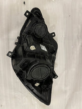 Laden Sie das Bild in den Galerie-Viewer, Frontscheinwerfer Mercedes-Benz Sprinter A9068202461 1ED01103002 Rechts