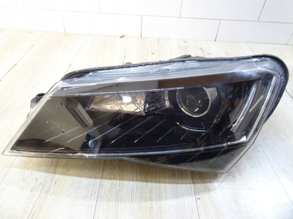 Frontscheinwerfer Skoda Superb 3V1941015B Links Scheinwerfer Headlight SCH6736542415na