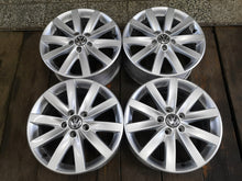 Laden Sie das Bild in den Galerie-Viewer, 4x Alufelge 17 Zoll 7.0" 5x112 54ET Glanz Silber 5K0601025F VW I Rim Wheel FEL6836662159io