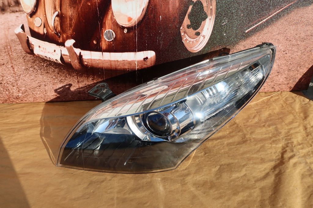 Frontscheinwerfer Renault Megane III 260605147R LED Rechts Headlight