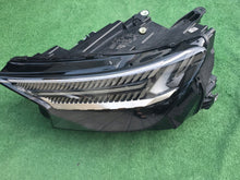 Load image into Gallery viewer, Frontscheinwerfer Audi E-Tron 89A941035M Full LED Ein Stück (Rechts oder Links) SCH7263022998vi
