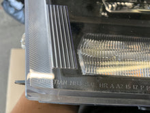 Laden Sie das Bild in den Galerie-Viewer, Frontscheinwerfer Dodge Ram Links Scheinwerfer Headlight