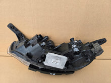 Laden Sie das Bild in den Galerie-Viewer, Frontscheinwerfer Kia Soul III LED Rechts Scheinwerfer Headlight SCH6381220683jr