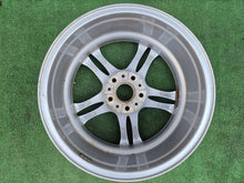 Laden Sie das Bild in den Galerie-Viewer, 1x Alufelge 18 Zoll 5x120 7848572 BMW 5 F11 F10 Rim Wheel FEL6713433486ow