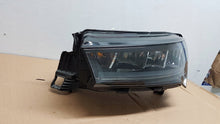 Laden Sie das Bild in den Galerie-Viewer, Frontscheinwerfer Skoda Enyaq 5LB941015F Full LED Links Scheinwerfer Headlight