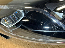 Laden Sie das Bild in den Galerie-Viewer, Frontscheinwerfer Renault 260104119R 89912412 Full LED Rechts Headlight SCH8195493839sk