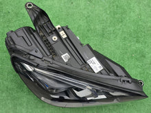 Laden Sie das Bild in den Galerie-Viewer, Frontscheinwerfer Mercedes-Benz Gle A1679061700 Full LED Rechts Headlight