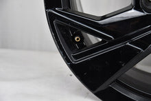 Laden Sie das Bild in den Galerie-Viewer, 1x Alufelge 17 Zoll 7.5" 5x108 44ET Glanz Schwarz 9843281580 Opel Astra L FEL3357650706qy