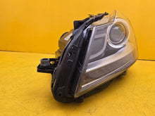 Laden Sie das Bild in den Galerie-Viewer, Frontscheinwerfer Mercedes-Benz W204 A2048204339 Xenon Links Headlight SCH1260058921zt