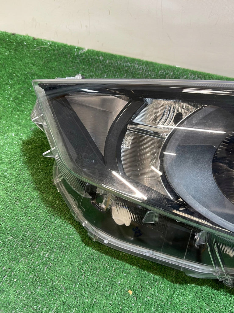 Frontscheinwerfer Toyota Yaris 0444636 Links Scheinwerfer Headlight SCH5000342060qg