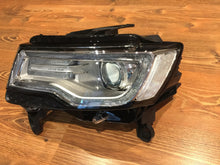 Laden Sie das Bild in den Galerie-Viewer, Frontscheinwerfer Jeep Grand Cherokee Wk2 68144709AG Links Headlight SCH4789644839qj