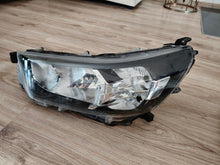 Laden Sie das Bild in den Galerie-Viewer, Frontscheinwerfer Toyota Hilux VIII 81150-0KK60 Links Scheinwerfer Headlight SCH9694700966db