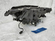 Laden Sie das Bild in den Galerie-Viewer, Frontscheinwerfer Toyota Rav 4 81110-02S80 Ein Stück (Rechts oder Links)