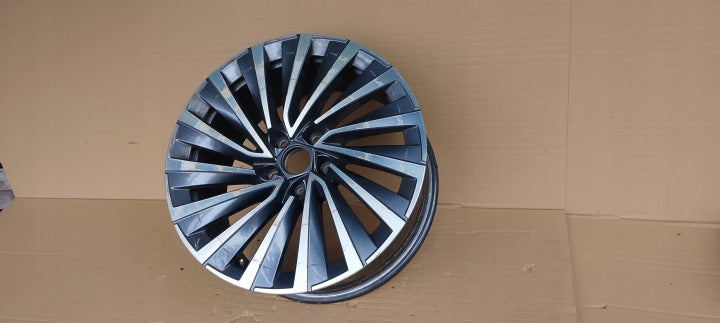 1x Alufelge 18 Zoll 8.0" 5x112 44ET 3P0601025F Skoda Rim Wheel FEL6172482754gt