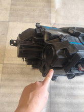 Laden Sie das Bild in den Galerie-Viewer, Frontscheinwerfer Ford Puma L1TB-13E015-CH Links Scheinwerfer Headlight SCH8739056421yg
