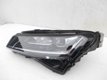 Laden Sie das Bild in den Galerie-Viewer, Frontscheinwerfer Skoda Superb III 3V1941015E LED Links Scheinwerfer Headlight SCH2843836944on