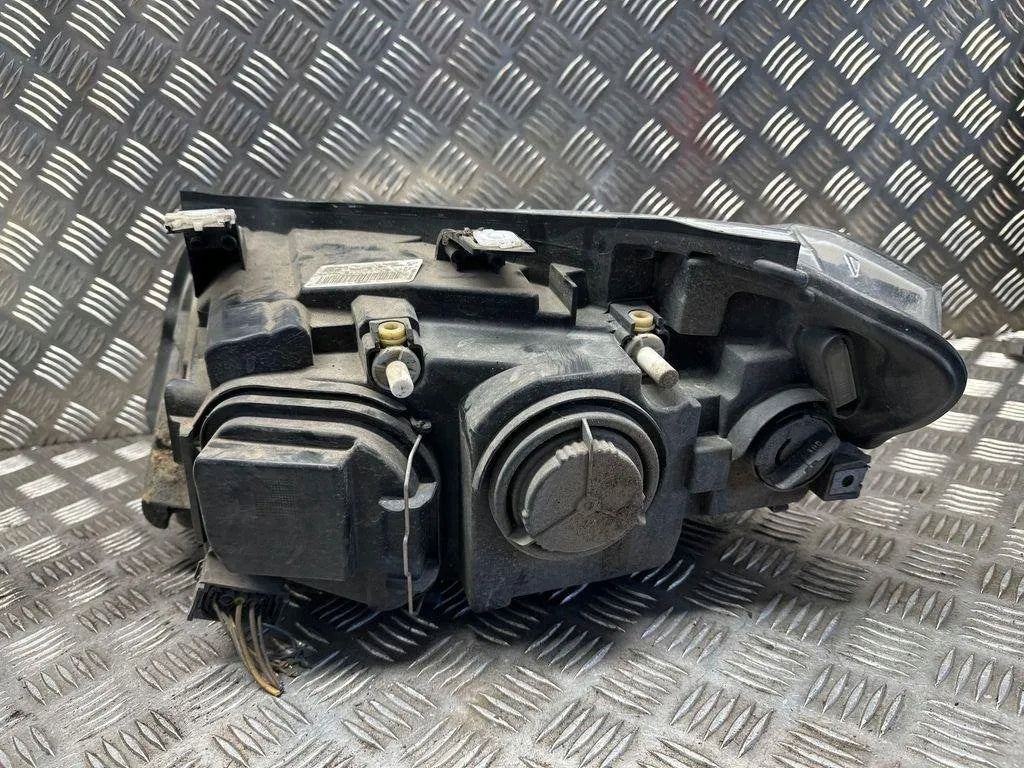 Frontscheinwerfer BMW X1 89093507 Rechts Scheinwerfer Headlight SCH8052390966xi