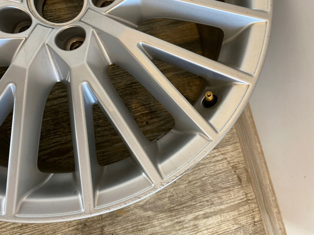 1x Alufelge 18 Zoll 8.5" 5x112 50ET Glanz Silber 8S0601025D Audi Tt Rim Wheel FEL4830282912vi