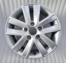 Load image into Gallery viewer, 1x Alufelge 15 Zoll 6.0&quot; 5x112 47ET Glanz Silber 2K5601025 VW Caddy Rim Wheel