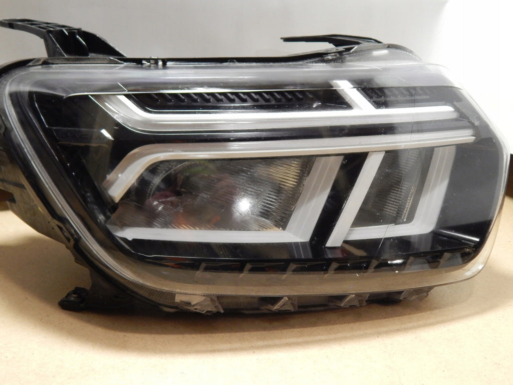 Frontscheinwerfer Dacia Duster 260106194R Rechts Scheinwerfer Headlight SCH3614624349sx