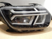 Laden Sie das Bild in den Galerie-Viewer, Frontscheinwerfer Dacia Duster 260106194R Rechts Scheinwerfer Headlight SCH3614624349sx