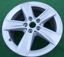 Laden Sie das Bild in den Galerie-Viewer, 1x Alufelge 17 Zoll 7.5&quot; 5x112 54ET 6855087 BMW 2 F45 F46 Rim Wheel