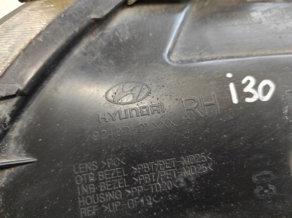 Frontscheinwerfer Hyundai I30 92102-2LXXX Rechts Scheinwerfer Headlight SCH2745760507xi