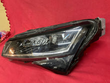 Laden Sie das Bild in den Galerie-Viewer, Frontscheinwerfer Skoda Superb III 3V1941015D LED FALSE Scheinwerfer Headlight SCH5729145335tp