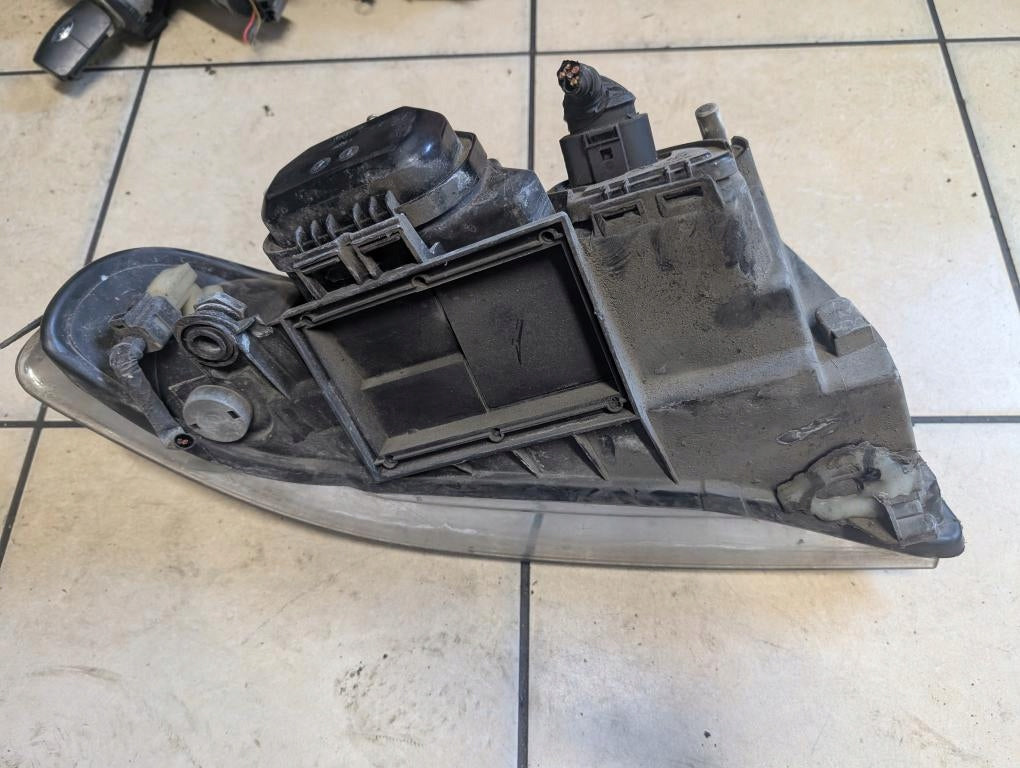 Frontscheinwerfer Audi A4 B5 89300379 Links Scheinwerfer Headlight SCH8547868758cl