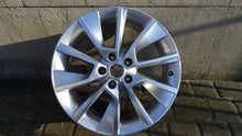 Laden Sie das Bild in den Galerie-Viewer, 1x Alufelge 18 Zoll 7.0" 5x112 45ET 57A601025D Skoda Karoq Rim Wheel FEL9875432266xq