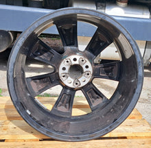 Laden Sie das Bild in den Galerie-Viewer, 1x Alufelge 20 Zoll 9.0" 5x112 24ET Glanz Graphit 5A19DE4KOD 87169090 BMW 7 Mg FEL3684407193wk