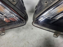 Laden Sie das Bild in den Galerie-Viewer, Frontscheinwerfer Mercedes-Benz W246 A2468207861 Xenon Ein Satz Headlight SCH1410197687ck