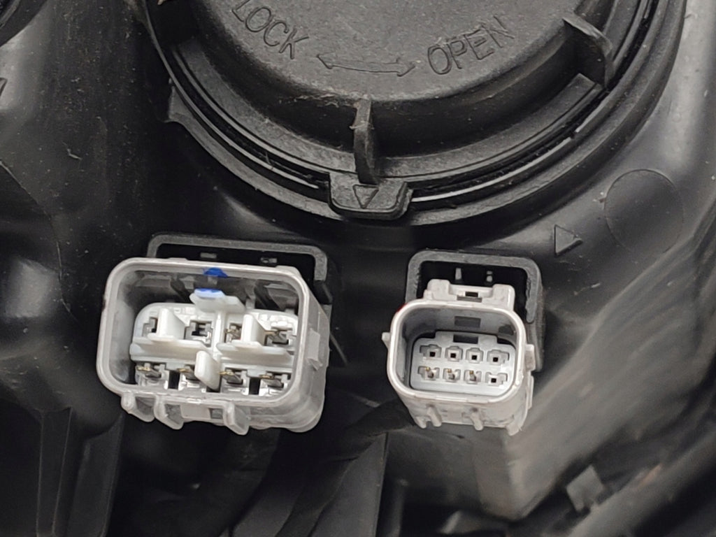 Frontscheinwerfer Mitsubishi Outlander III ECM92122A10 Rechts oder Links