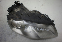 Laden Sie das Bild in den Galerie-Viewer, Frontscheinwerfer VW Passat 3C0941752D Rechts Scheinwerfer Headlight SCH4008980973zw