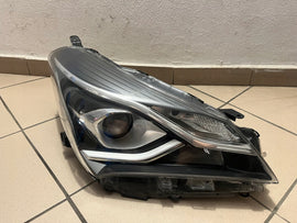 Frontscheinwerfer Toyota Yaris Rechts Scheinwerfer Headlight