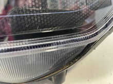 Laden Sie das Bild in den Galerie-Viewer, Frontscheinwerfer Ford Focus JX7B-13E017 LED Ein Stück (Rechts oder Links) SCH9892456812tw